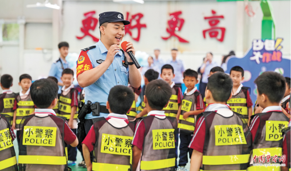 广州铁路公安局怀化公安处举办警营开放日活动