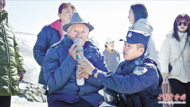 长白山边境管理支队横山边境检查站政治教导员黄义：二十载青春扎根雪域 二十载忠诚守护边关