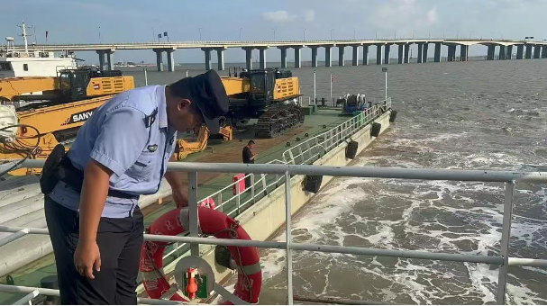 守护海州湾万顷碧波，连云港公安在行动 